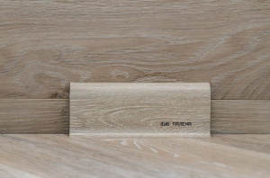 Плинтус Идеал Классик 415 Дуб палена(1*2,2м)