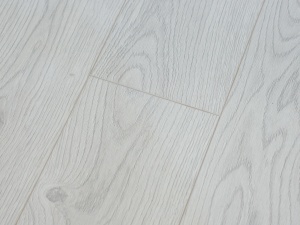 Ламинат Сосна Снежная 12/33/1382*195/(1,347м2)